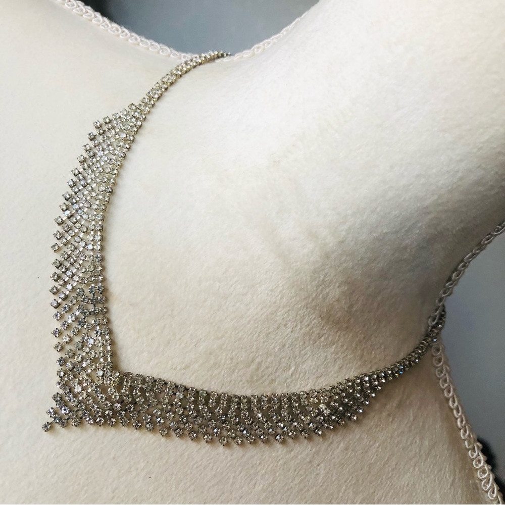 Elegant clear rhinestone fringe necklace